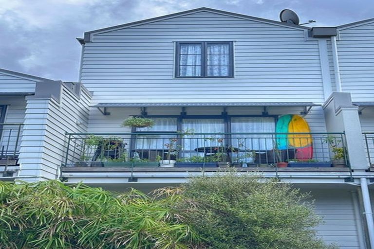 Photo of property in 29/5 Carolina Place, Albany, Auckland, 0632
