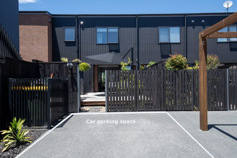 Photo of property in 82 Clark Road, Hobsonville, Auckland, 0616