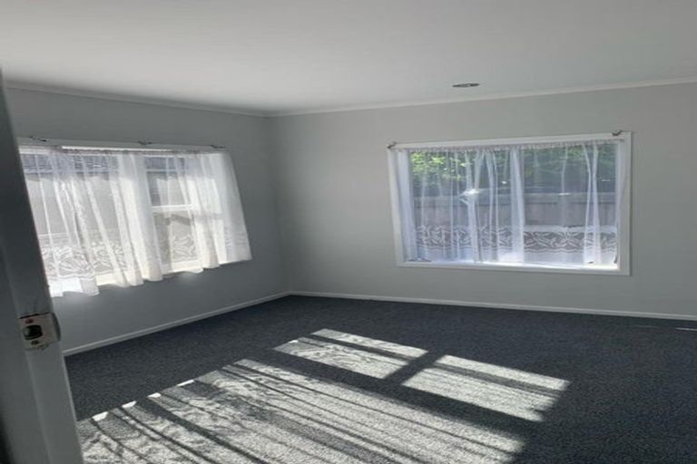 Photo of property in 11a Hill Crescent, Papakura, 2110