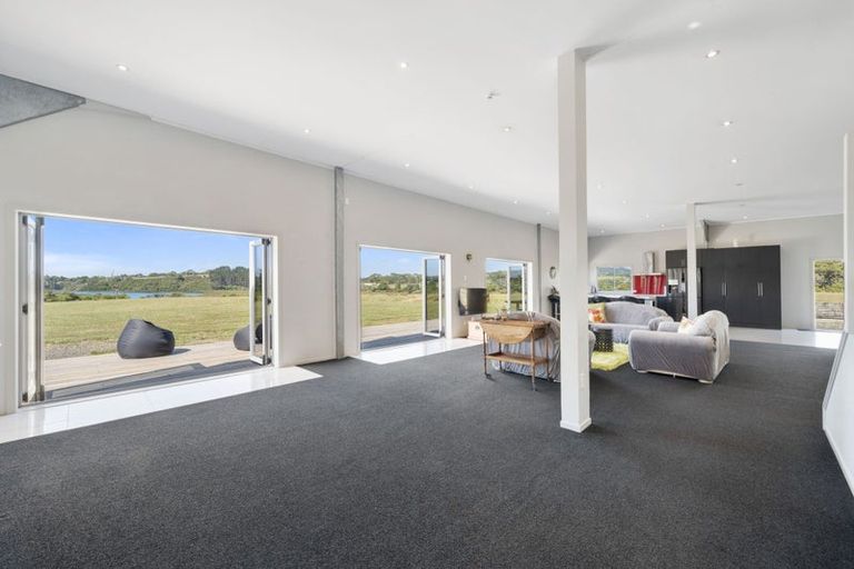 Photo of property in 141 Wades Road, Whitford, Howick, 2571