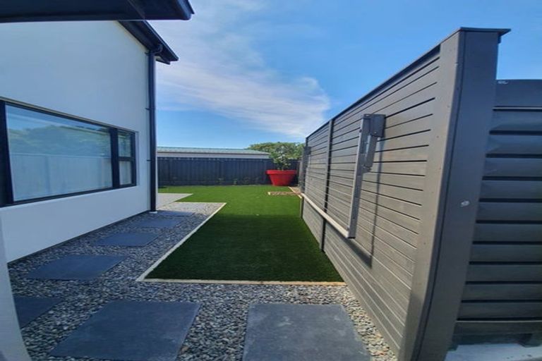Photo of property in 6c Te Whiti Grove, Waterloo, Lower Hutt, 5011