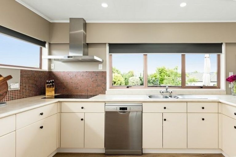 Photo of property in 25 Laurent Place, Greenmeadows, Napier, 4112