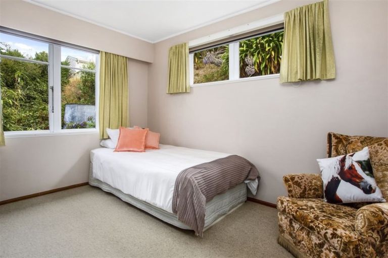 Photo of property in 56 Bassett Road, Johnsonville, Wellington, 6037