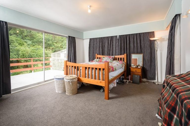 Photo of property in 22 Lincoln Avenue, Tawa, Wellington, 5028