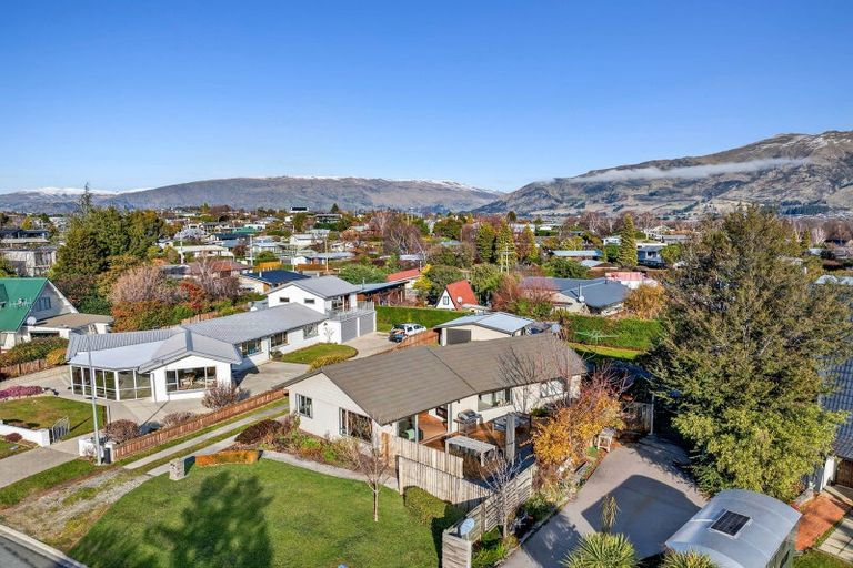 Photo of property in 29 Hunter Crescent, Wanaka, 9305