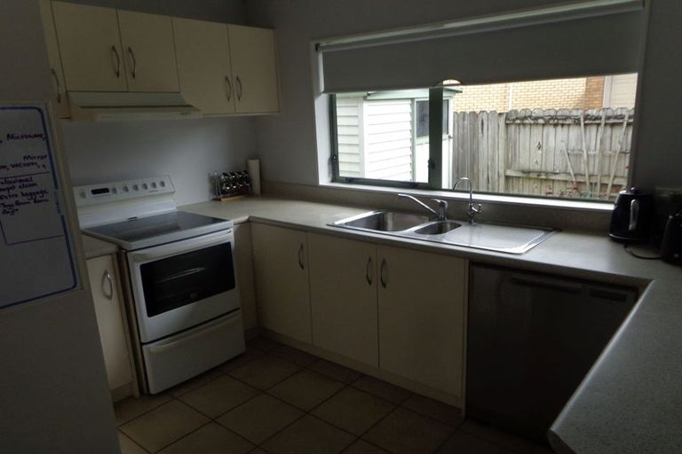 Photo of property in 16a Munroe Road, Ranui, Auckland, 0612