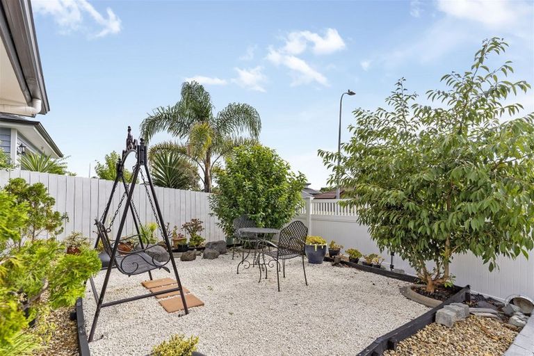 Photo of property in 84 Keri Vista Rise, Papakura, 2110