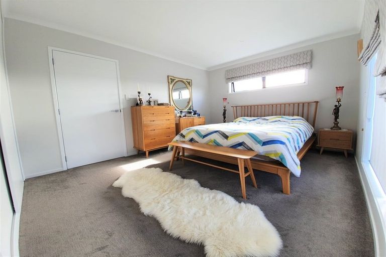 Photo of property in 9 Sacred Kingfisher Road, Hobsonville, Auckland, 0616