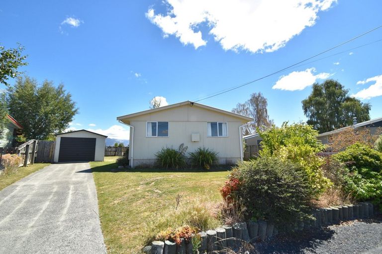 Photo of property in 20 Omahau Crescent, Twizel, 7901