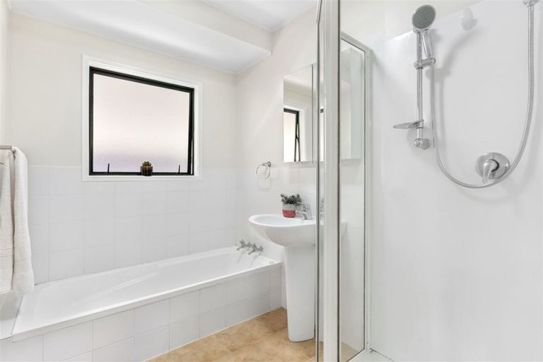 Photo of property in 72a Reynella Drive, Massey, Auckland, 0614