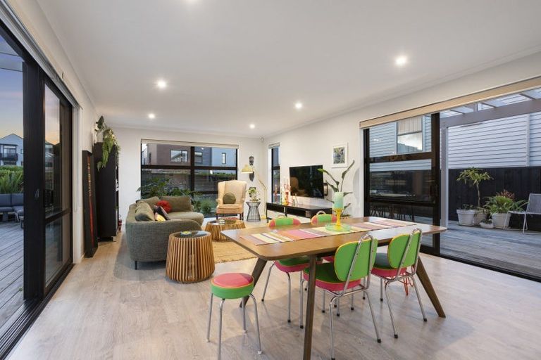 Photo of property in 2 Touhou Road, Hobsonville, Auckland, 0616