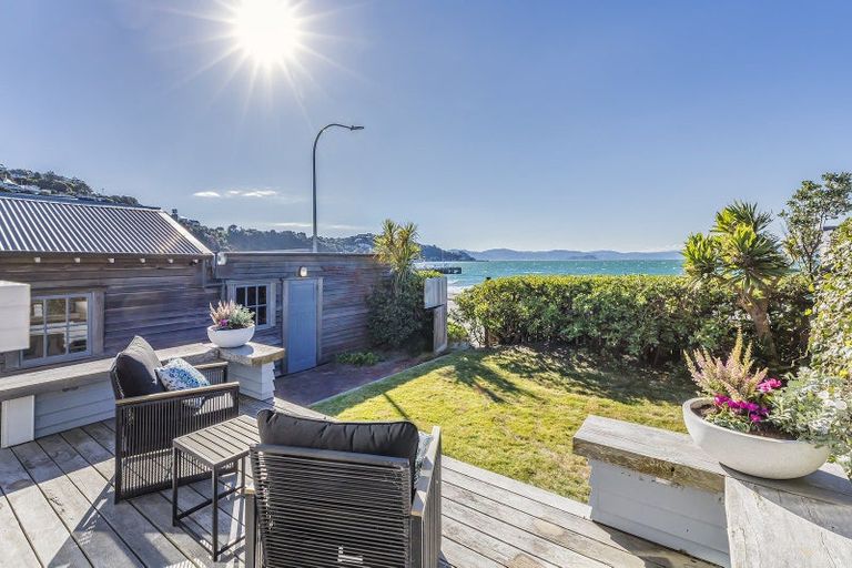 Photo of property in 65 Marine Parade, Seatoun, Wellington, 6022