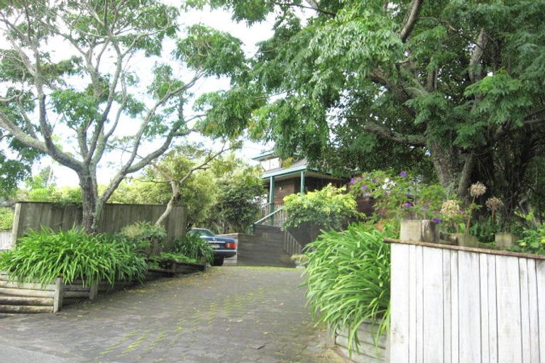 Photo of property in 13c Mcmillan Place, Mellons Bay, Auckland, 2014
