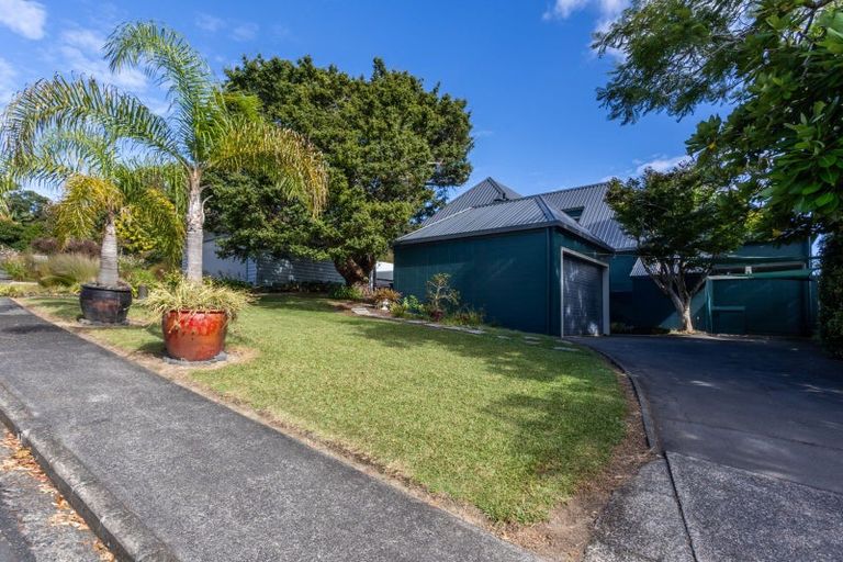 Photo of property in 6 Learmonth Avenue, Birkenhead, Auckland, 0626