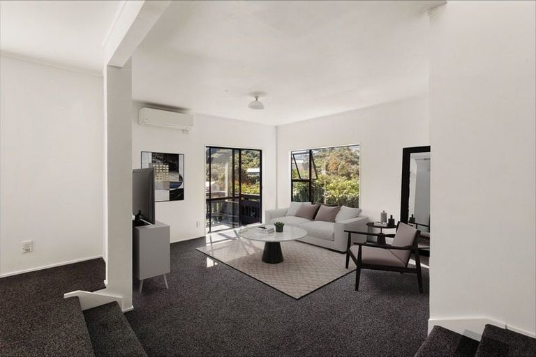 Photo of property in 113 Houghton Bay Road, Houghton Bay, Wellington, 6023