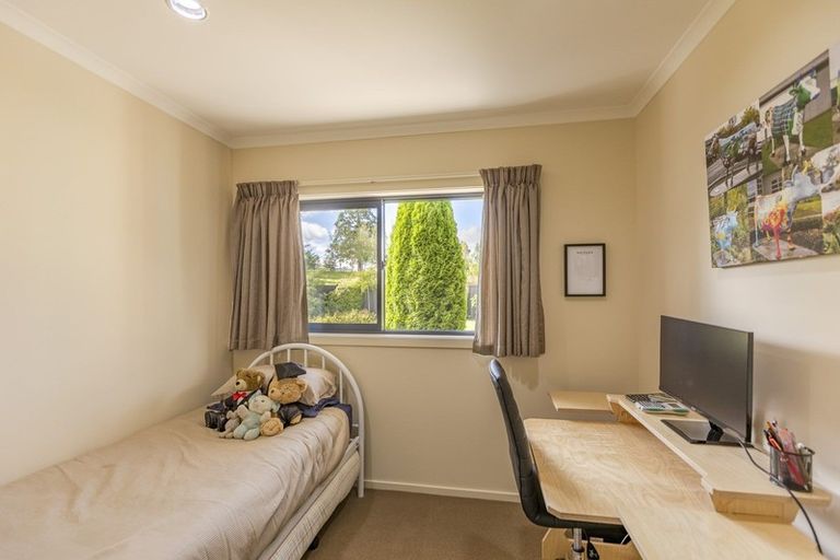 Photo of property in 10 Parkland Drive, Waipawa, 4210