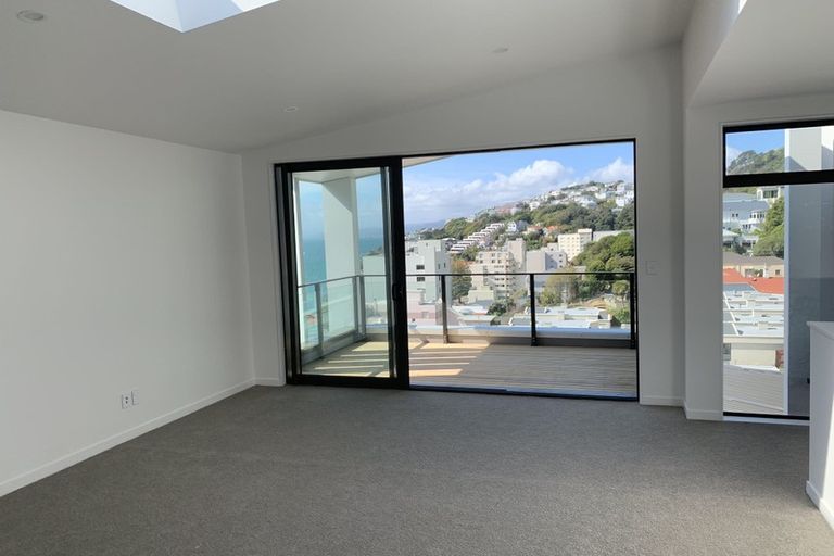 Photo of property in 18u2 Oriental Terrace, Oriental Bay, Wellington, 6011