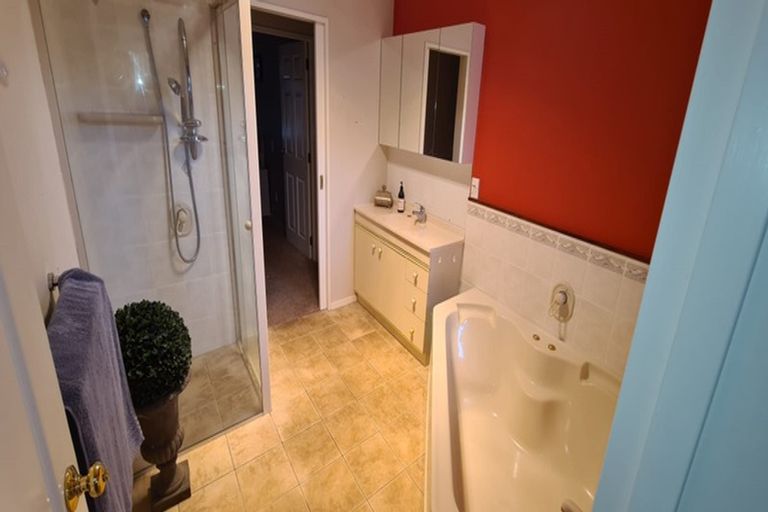 Photo of property in 11 Kotuku Drive, Paraparaumu Beach, Paraparaumu, 5032