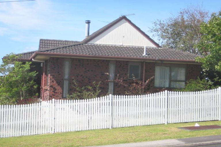 Photo of property in 1/53 High Road, Glenfield, Auckland, 0629