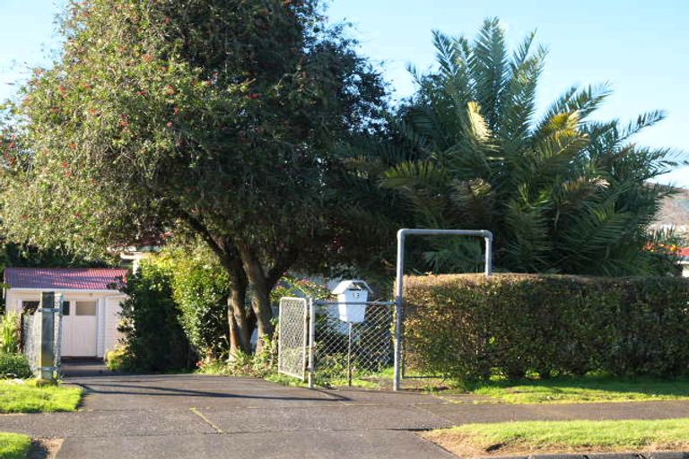 Photo of property in 13 Lyncroft Street, Mangere East, Auckland, 2024