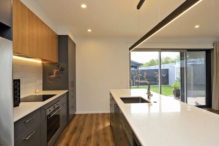 Photo of property in 22 Cassin Place, Taradale, 4112