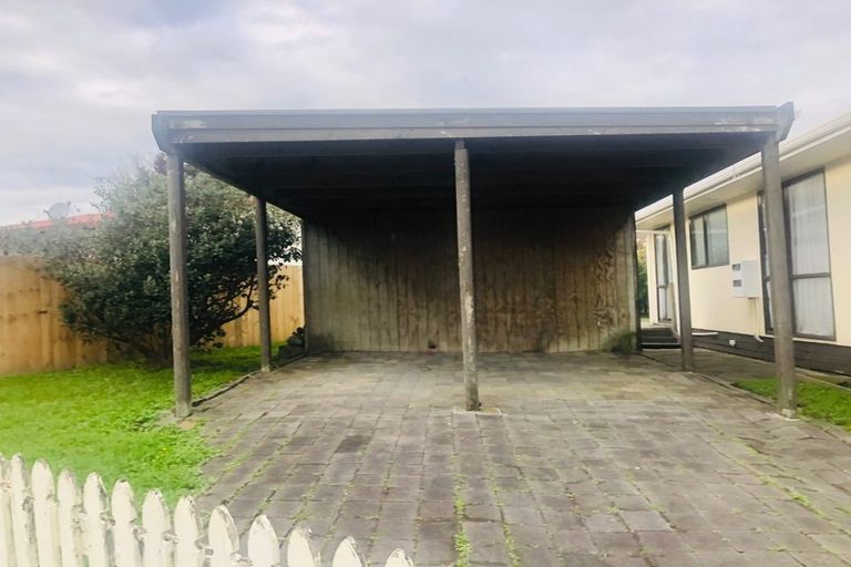 Photo of property in 71 Heathdale Crescent, Papakura, 2110