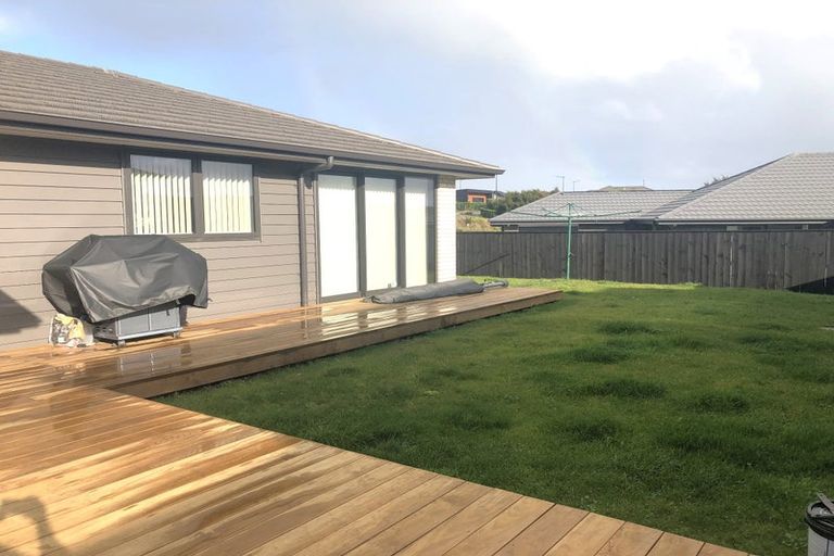 Photo of property in 5 Omahuru Road, Glenbrook, 2681