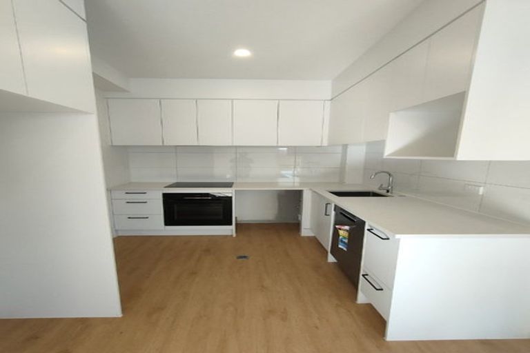 Photo of property in 32a/7 Westgate Drive, Massey, Auckland, 0614