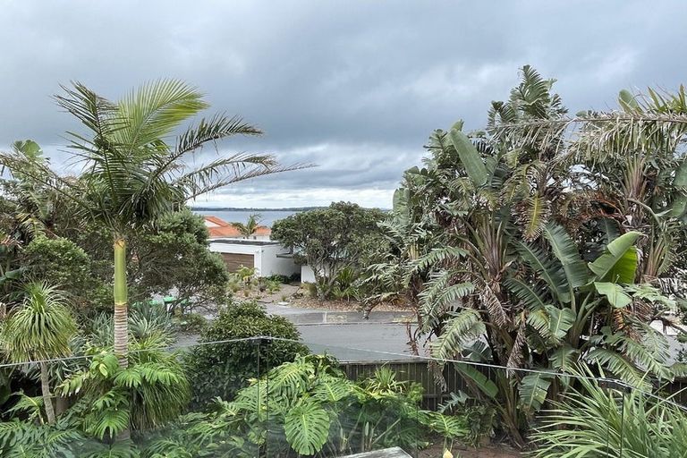 Photo of property in 2 Gilberd Place, Torbay, Auckland, 0630