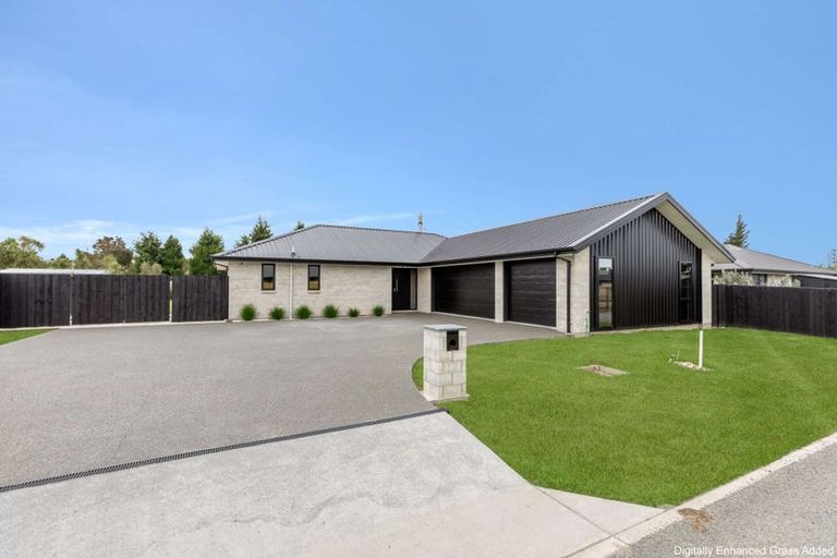 Photo of property in 2 Hunter Lane, Amberley, 7410