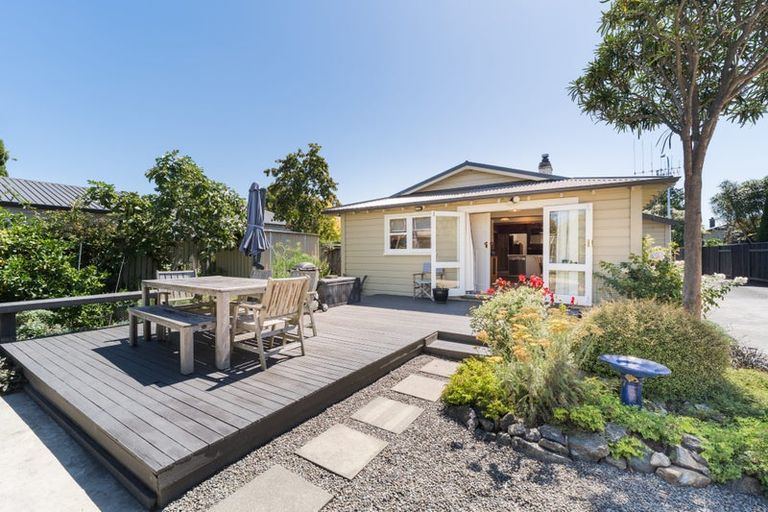 Photo of property in 360 Featherston Street, Palmerston North, 4414