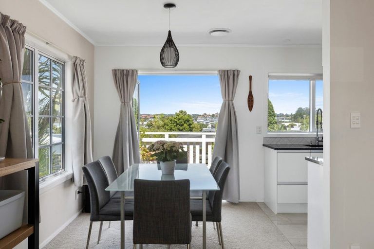 Photo of property in 9 Amorino Drive, Red Beach, 0932