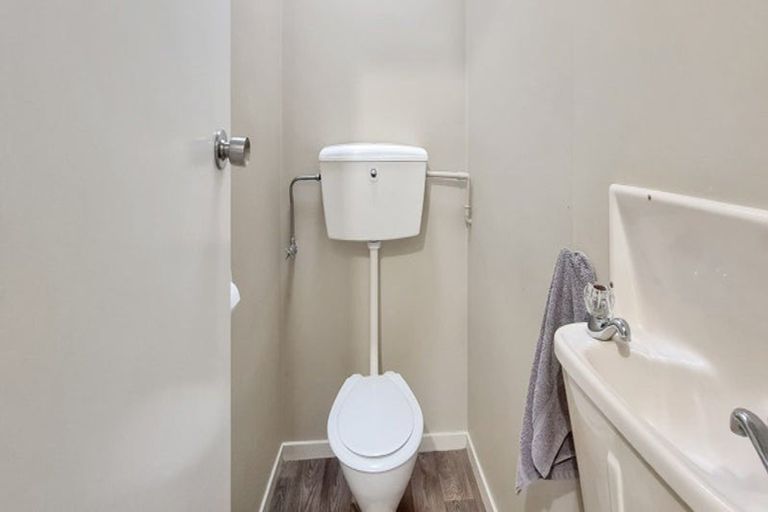 Photo of property in 24 Oaklea Avenue, Marton, 4710