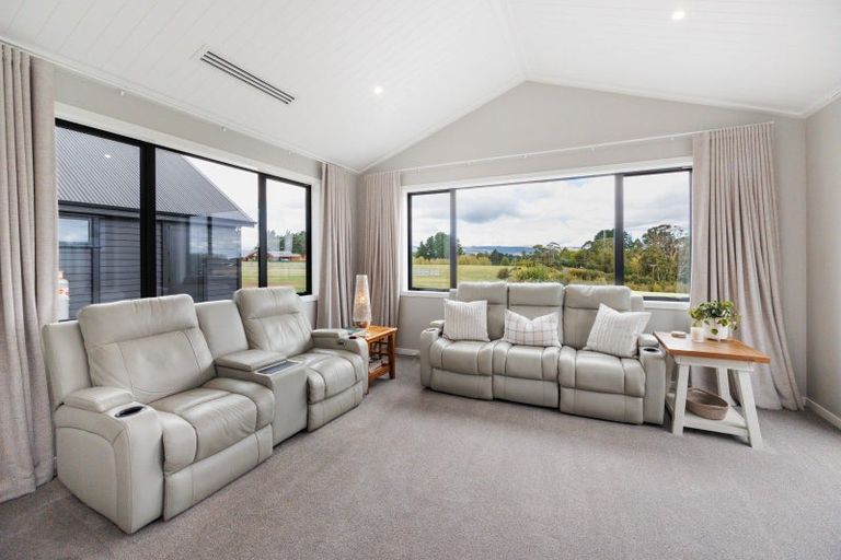 Photo of property in 72 Hartwell Drive, Kelvin Grove, Palmerston North, 4470