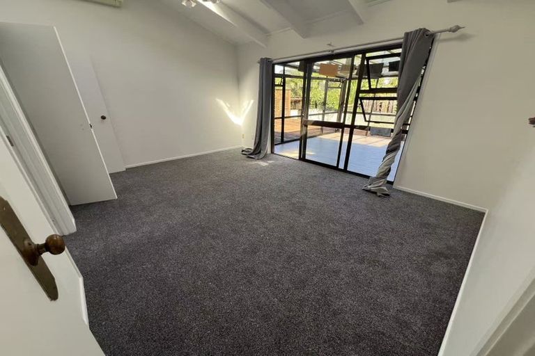 Photo of property in 10 Orinda Close, Botany Downs, Auckland, 2010