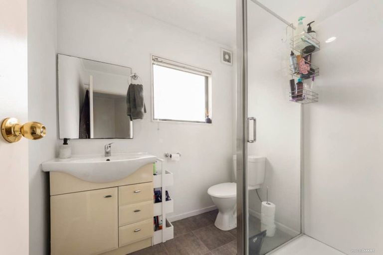 Photo of property in 11a Kervil Avenue, Te Atatu Peninsula, Auckland, 0610