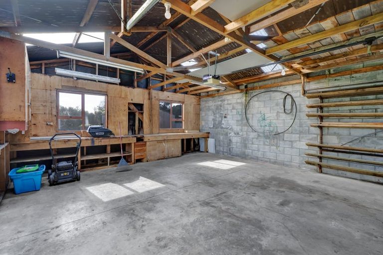 Photo of property in 14 Kauri Street, Merrilands, New Plymouth, 4312