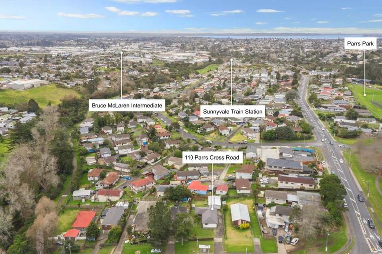 Photo of property in 110 Parrs Cross Road, Sunnyvale, Auckland, 0612