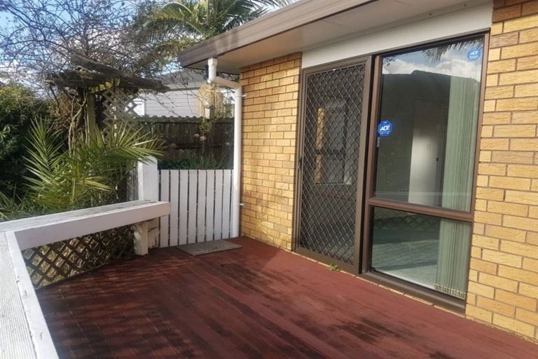 Photo of property in 16 Gala Place, Henderson, Auckland, 0612