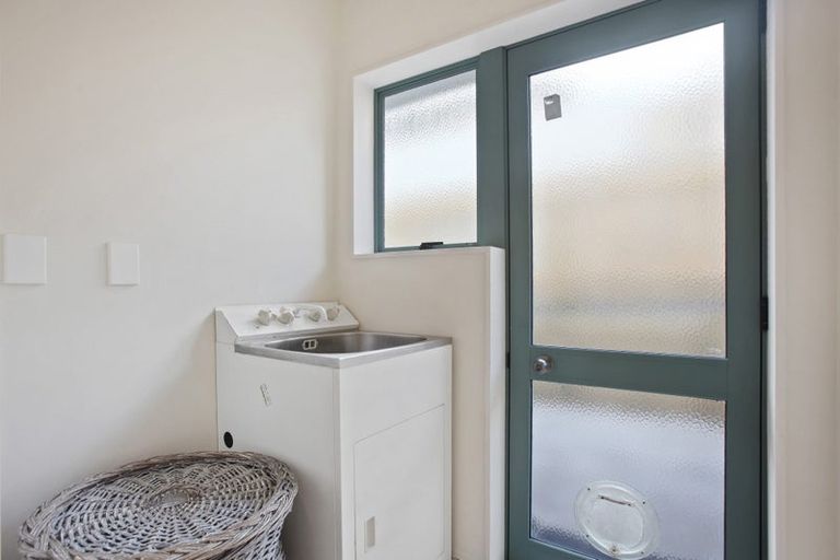 Photo of property in 3 Khaleel Place, Henderson, Auckland, 0612