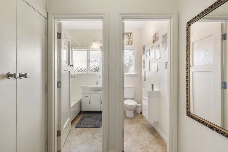 Photo of property in 41 Burma Road, Khandallah, Wellington, 6035