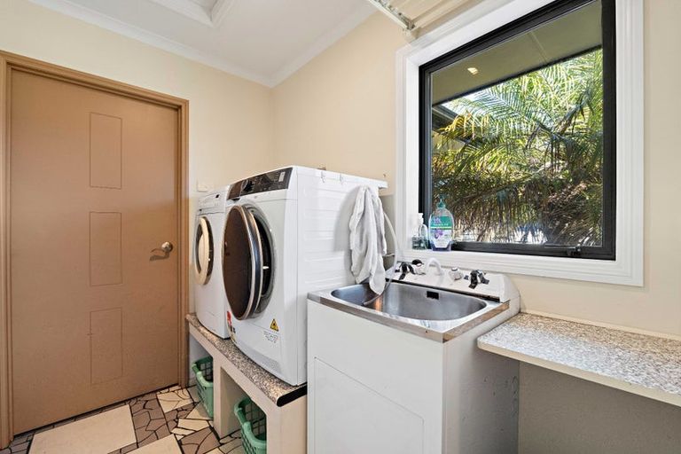 Photo of property in 2 Iwanui Close, Waitara, 4320