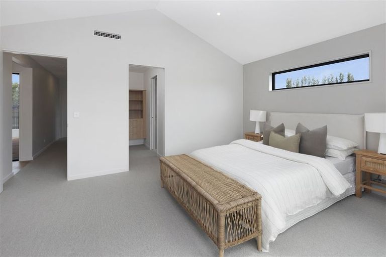 Photo of property in 28 Oakmill Drive, Casebrook, Christchurch, 8051