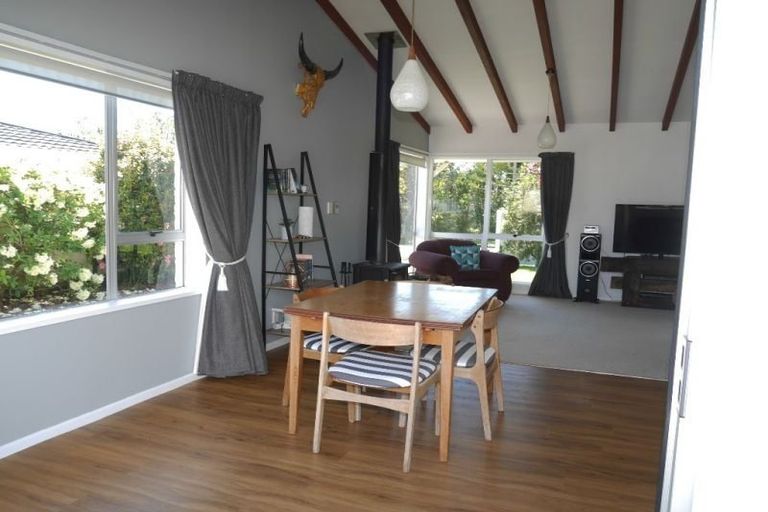 Photo of property in 39 Andrew Street, Waikanae, 5036