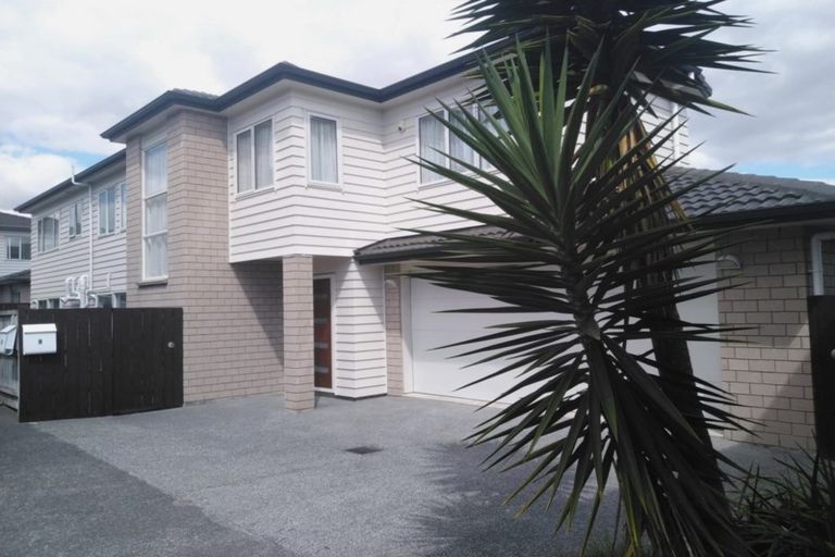Photo of property in 9 Bushpark Place, Flat Bush, Auckland, 2016