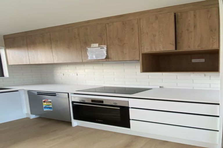 Photo of property in 1 Tawatawa Street, Long Bay, Auckland, 0630