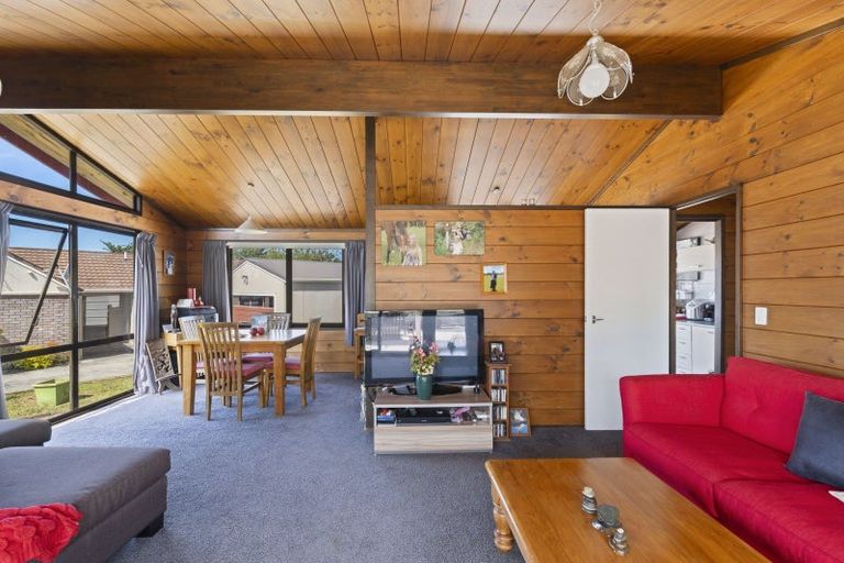 Photo of property in 2 Honnor Place, Hurdon, New Plymouth, 4310