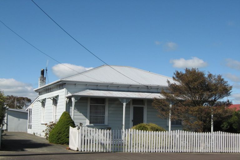 Photo of property in 17 Ross Street, Marton, 4710