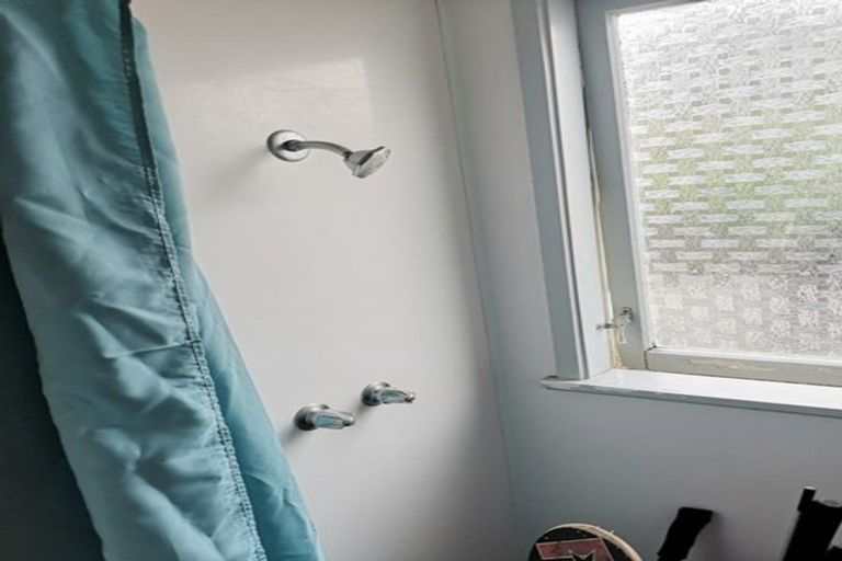 Photo of property in 1 Nan Place, Pakuranga Heights, Auckland, 2010