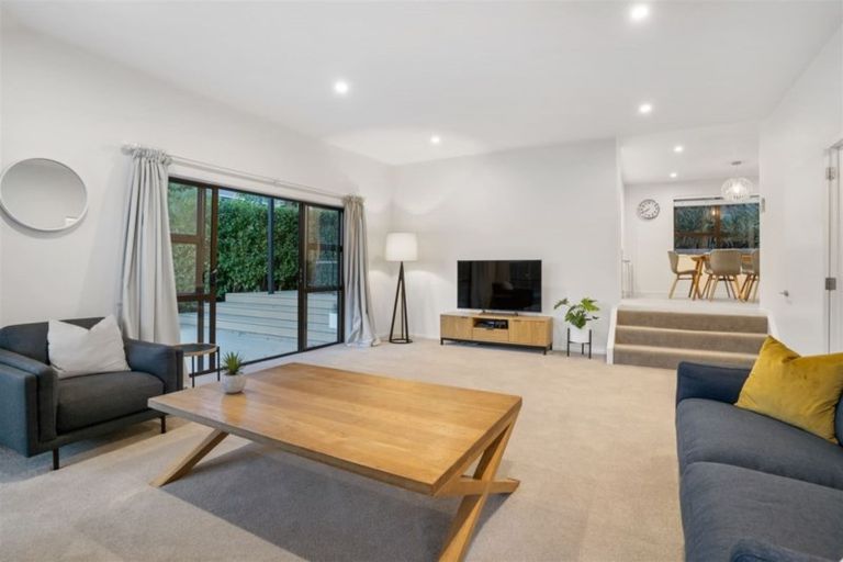 Photo of property in 1/16 Manutara Avenue, Forrest Hill, Auckland, 0620